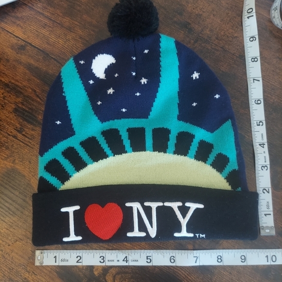 I  ❤ New York Knit Winter Hat - Picture 5 of 5